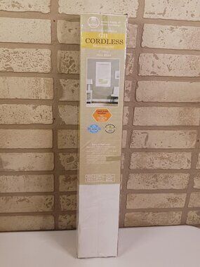 Cordless Morning Star Mini Blind 23'' W 64'' L Vinyl 1'' Pearl White Child Safe